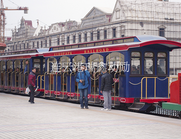 軌道觀(guān)光小火車(chē)